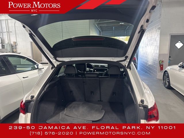 Vehicle image 20 of 43