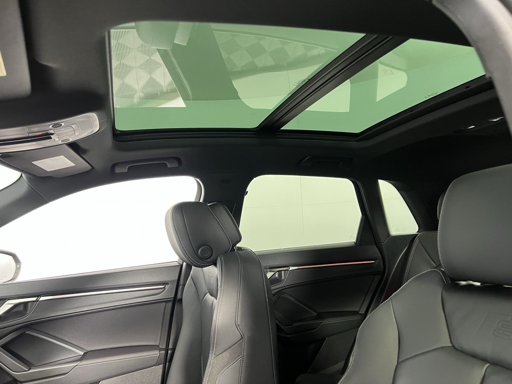 Vehicle image 26 of 54