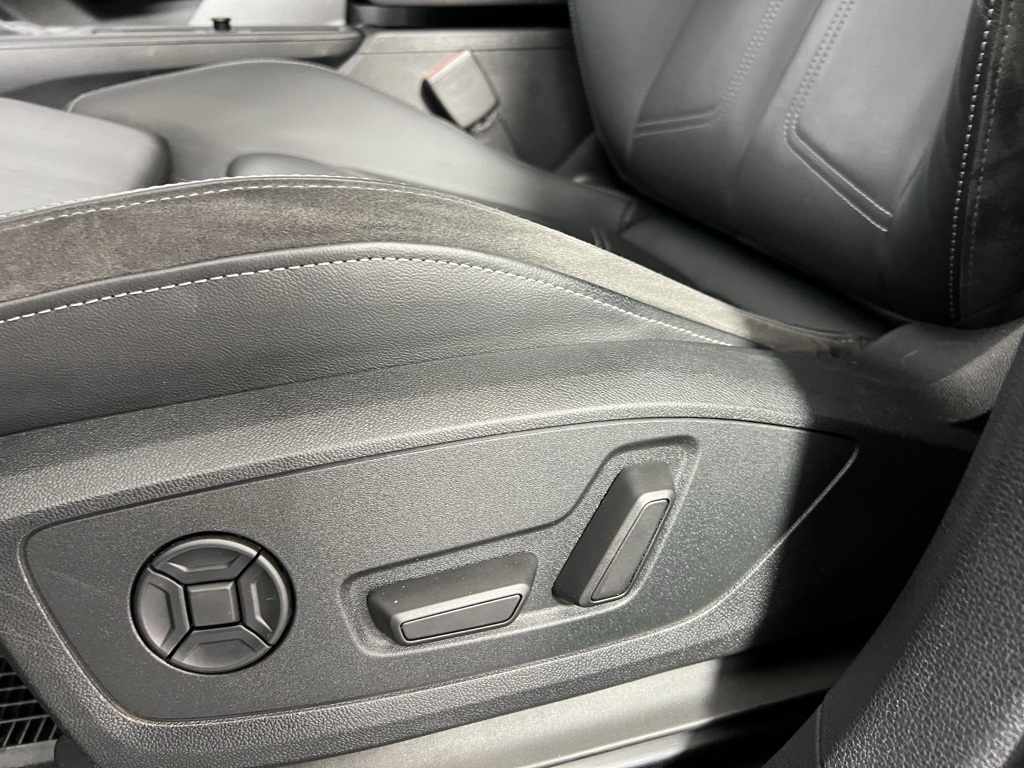 Vehicle image 25 of 54