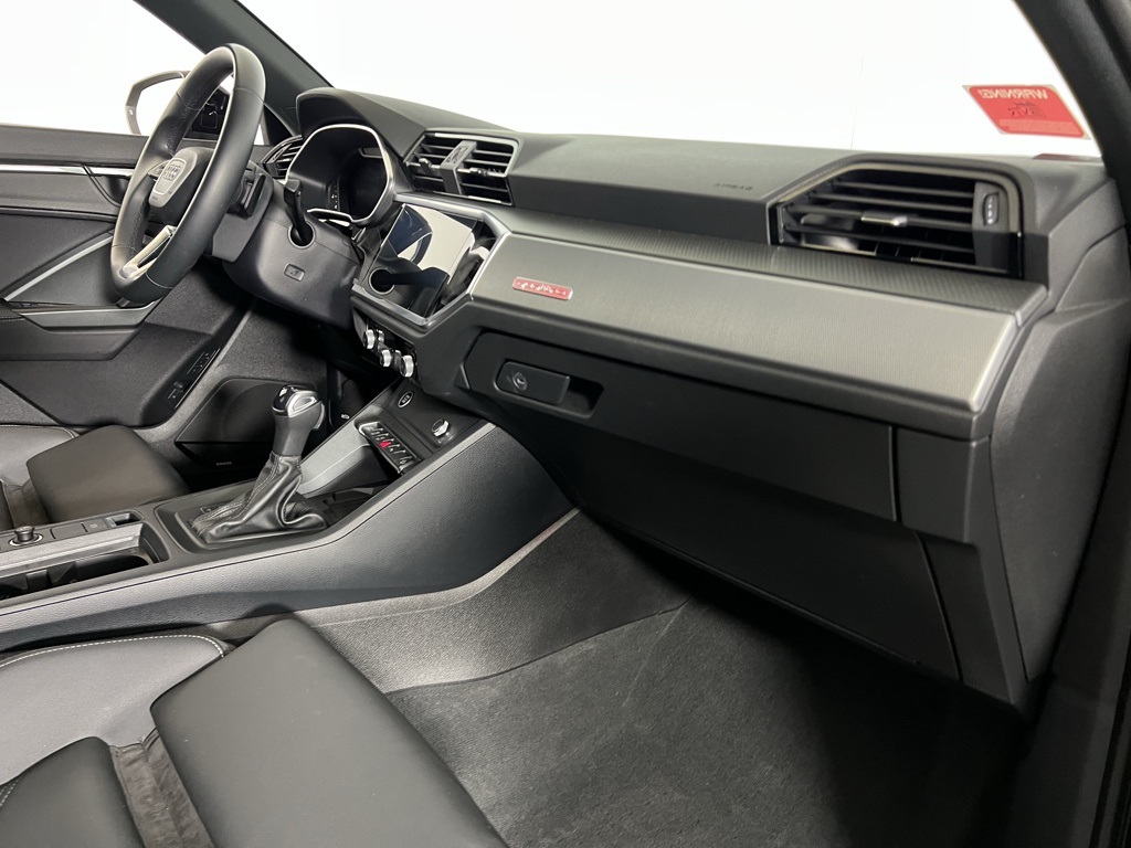 Vehicle image 34 of 54