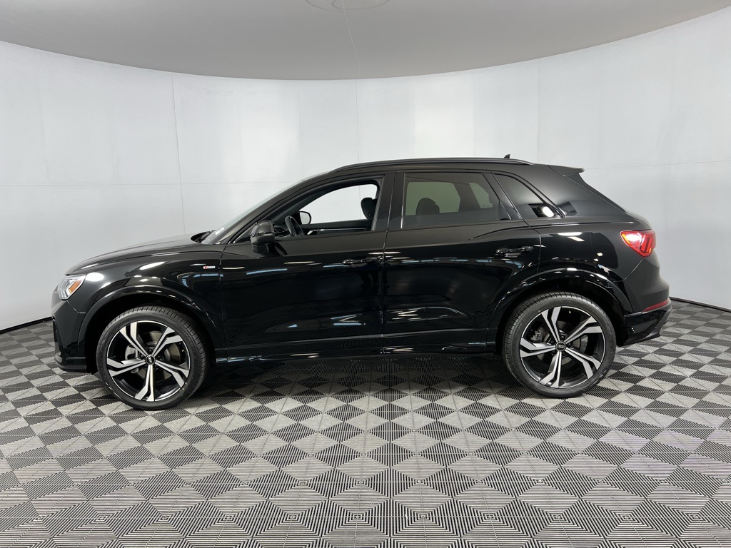 Vehicle image 9 of 54