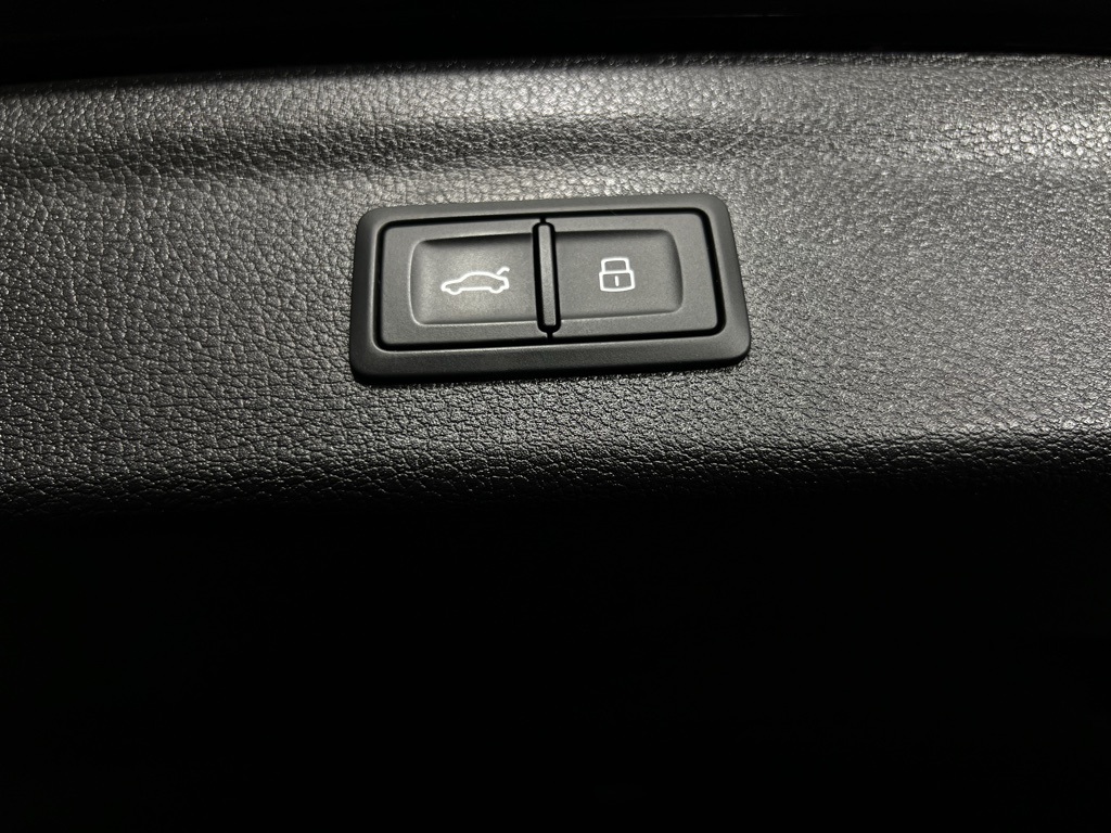 Vehicle image 31 of 54