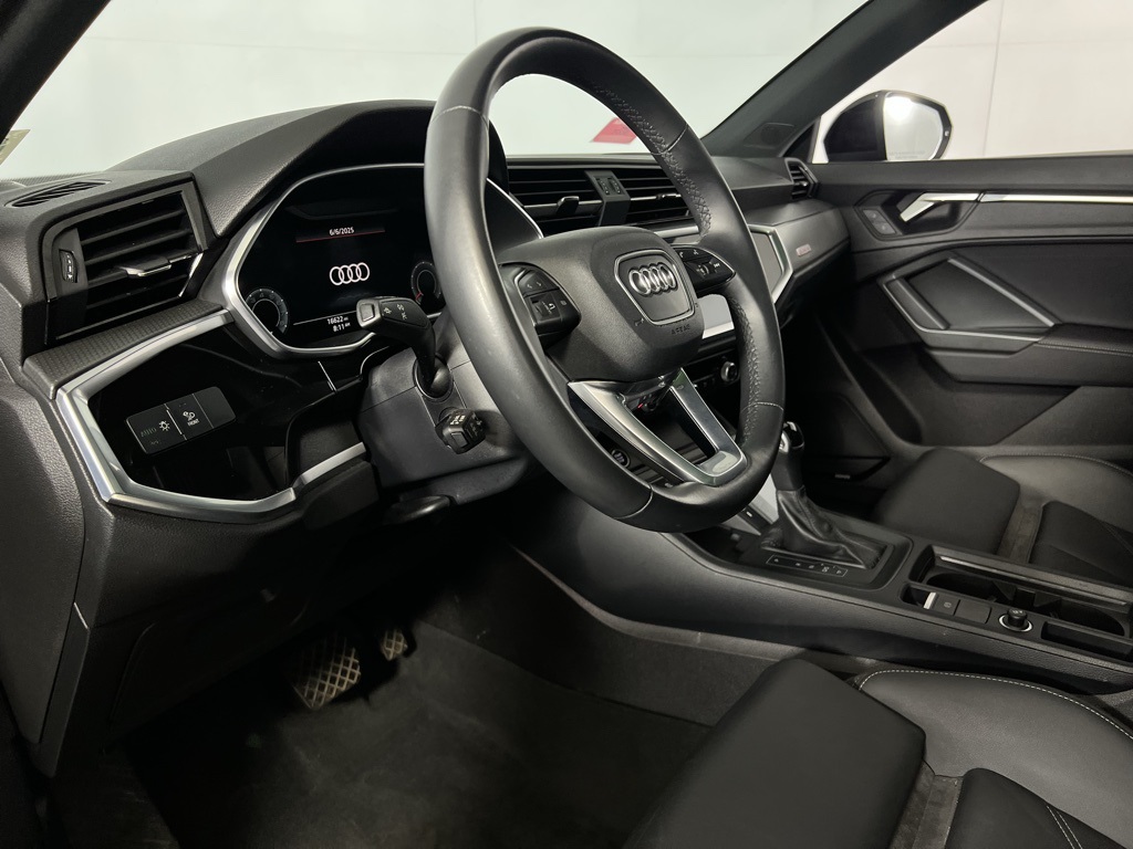 Vehicle image 23 of 54