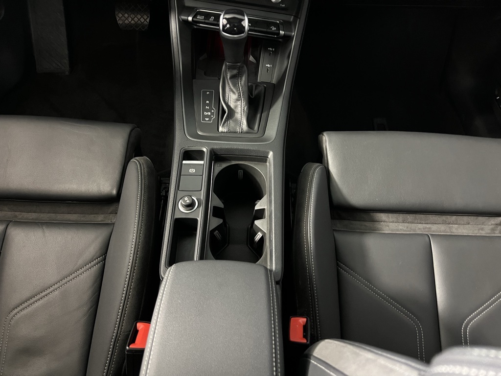Vehicle image 17 of 54