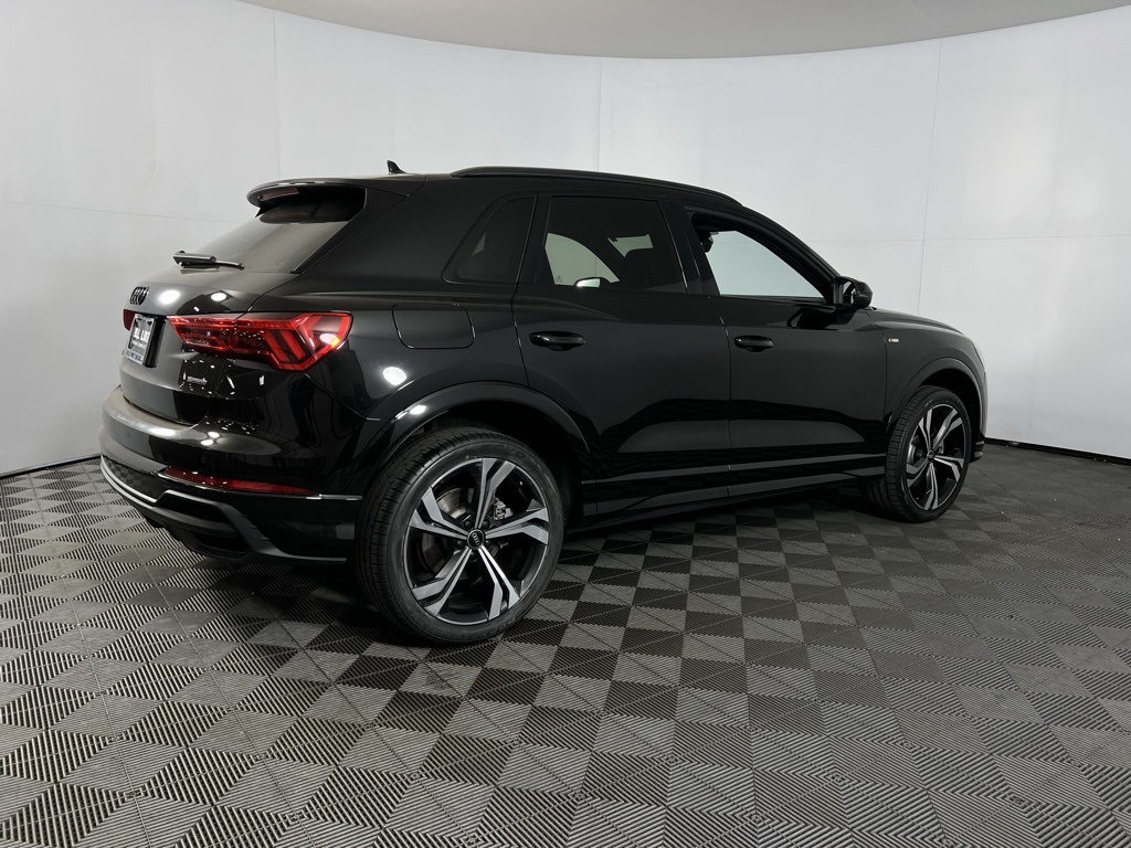 Vehicle image 6 of 54