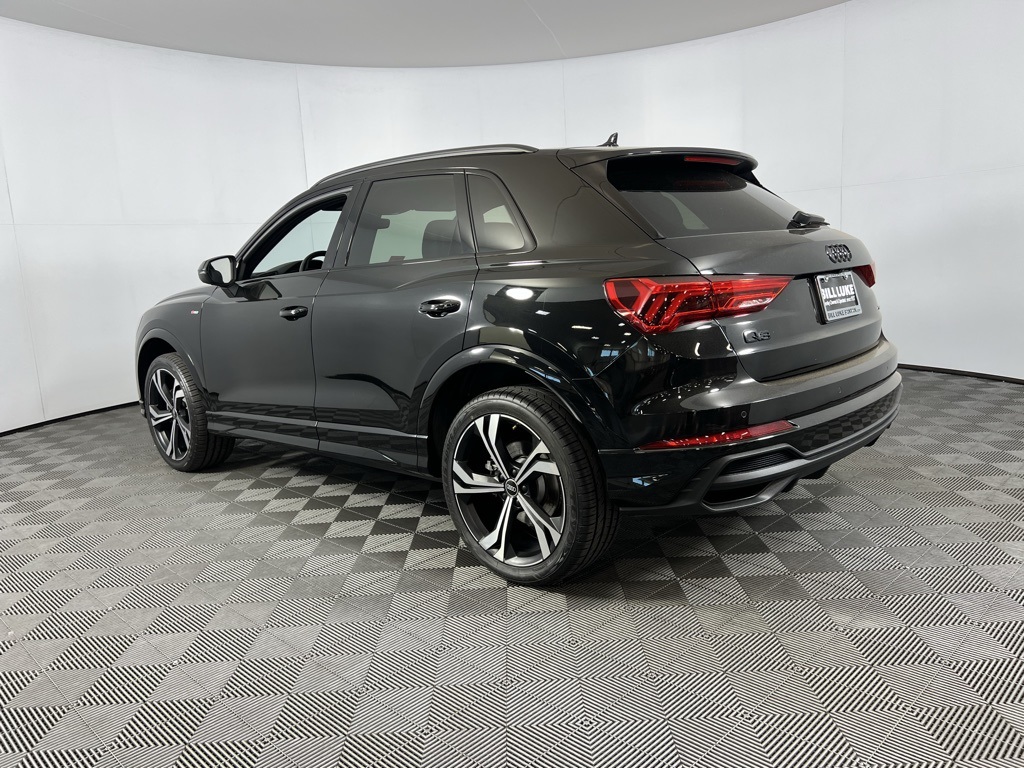 Vehicle image 8 of 54