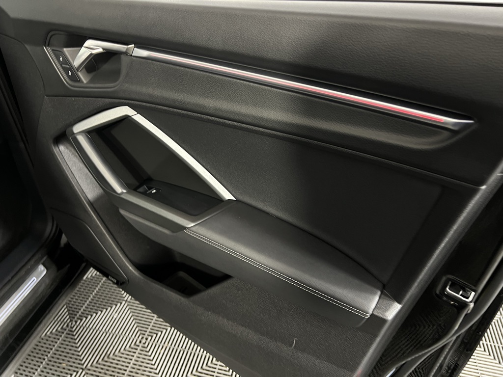 Vehicle image 36 of 54