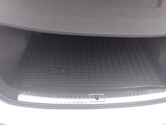 Vehicle image 20 of 23