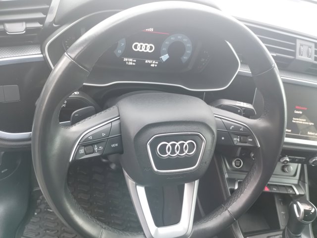 Vehicle image 11 of 23
