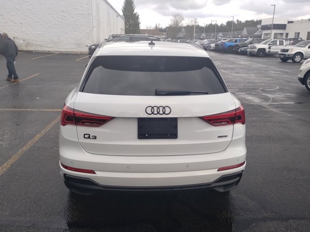 Vehicle image 6 of 23