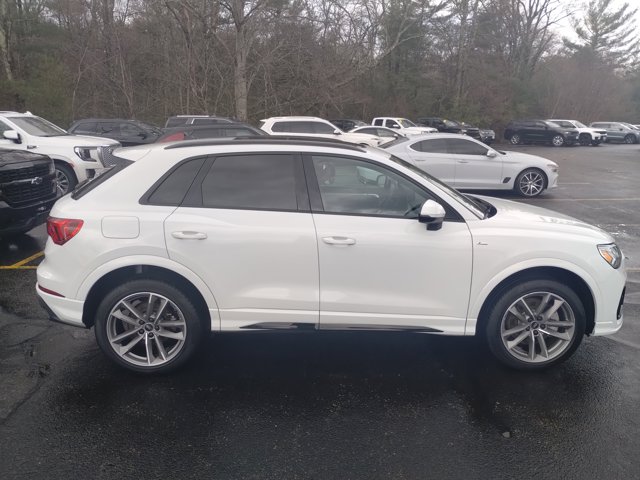 Vehicle image 4 of 23