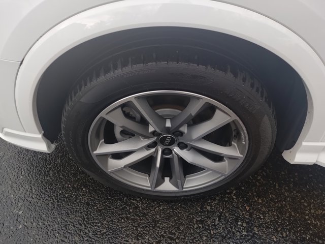 Vehicle image 22 of 23