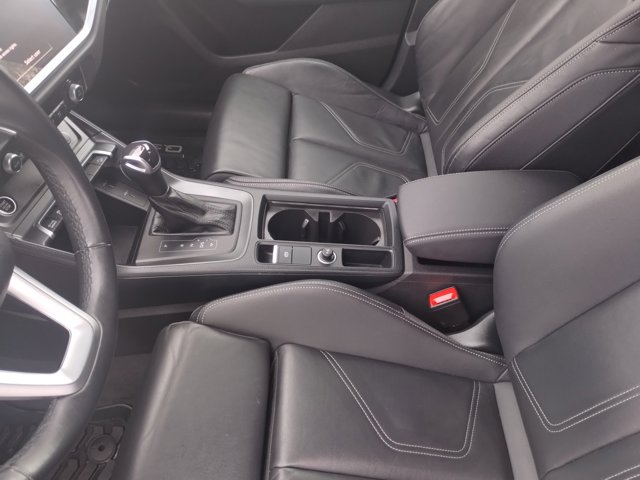 Vehicle image 14 of 23