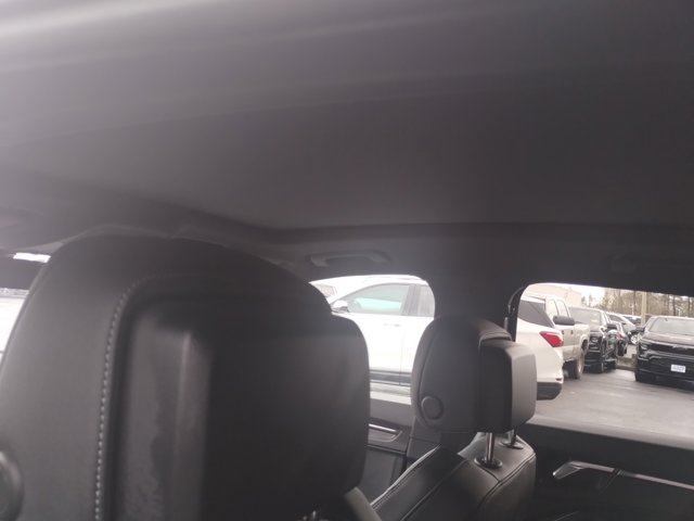 Vehicle image 19 of 23