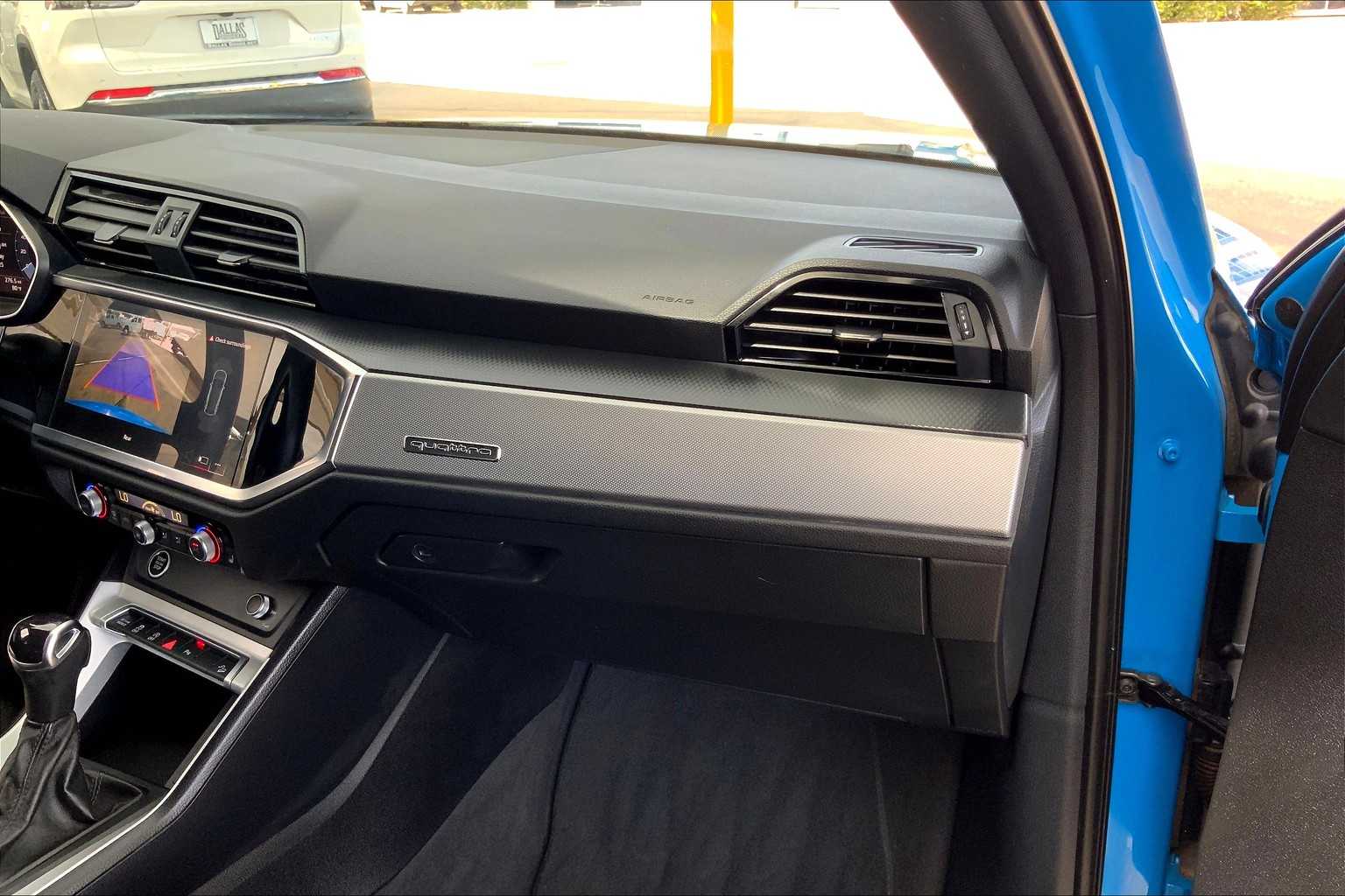 Vehicle image 33 of 35