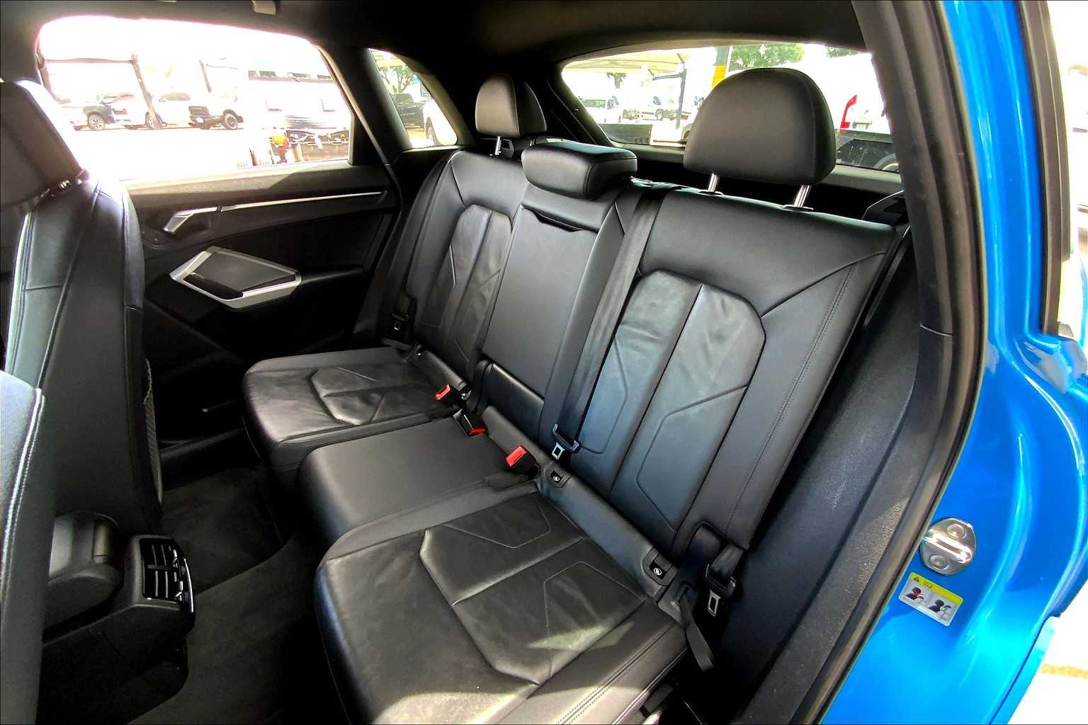 Vehicle image 12 of 35