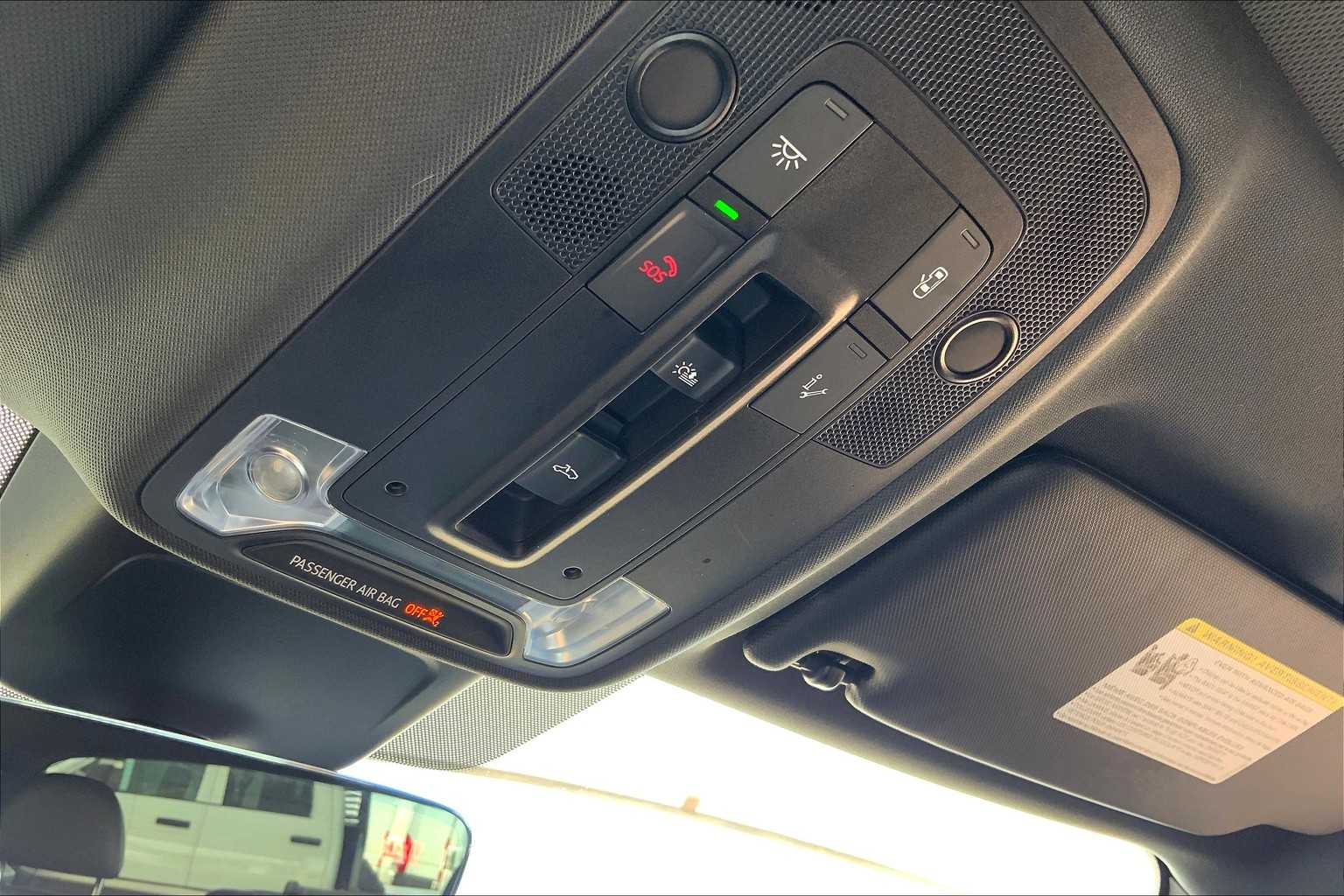 Vehicle image 29 of 35