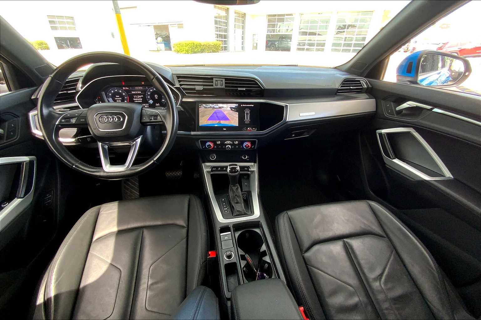 Vehicle image 14 of 35