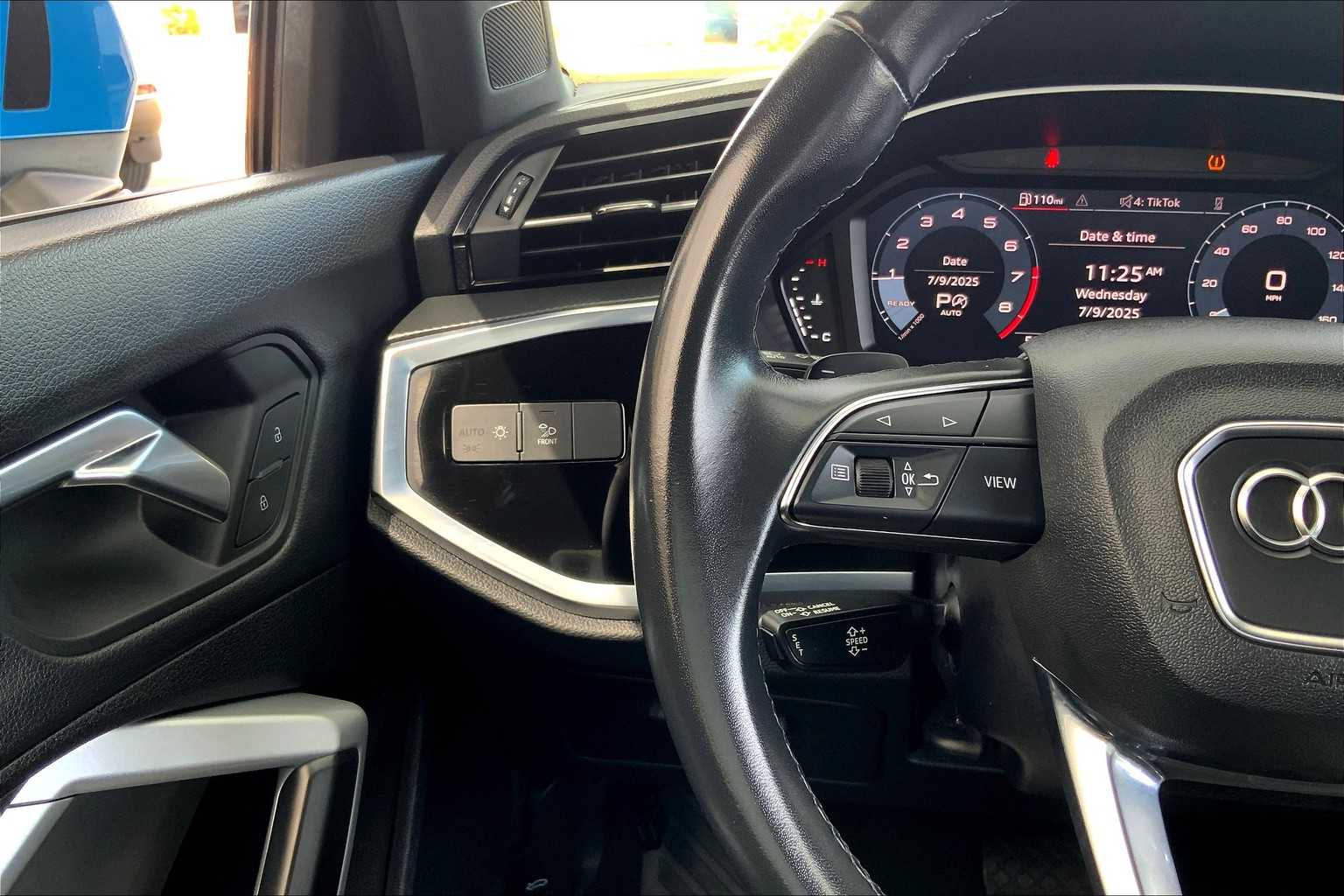 Vehicle image 31 of 35
