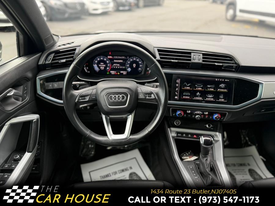 Vehicle image 17 of 25