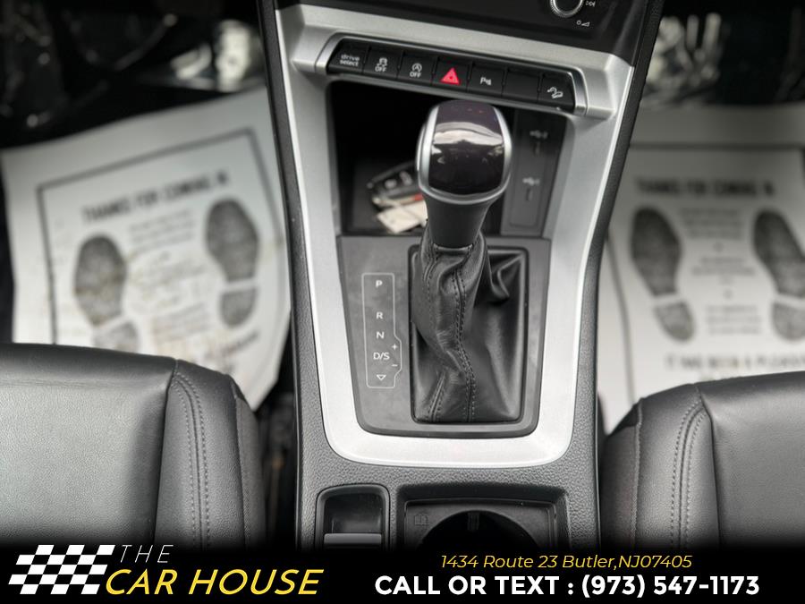 Vehicle image 21 of 25