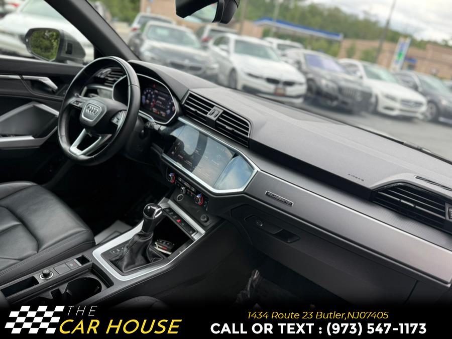 Vehicle image 15 of 25