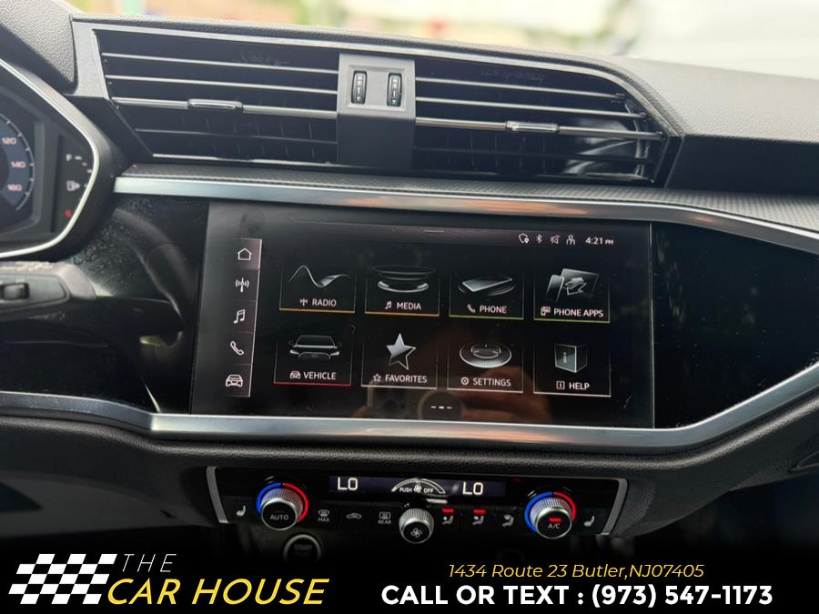 Vehicle image 19 of 25
