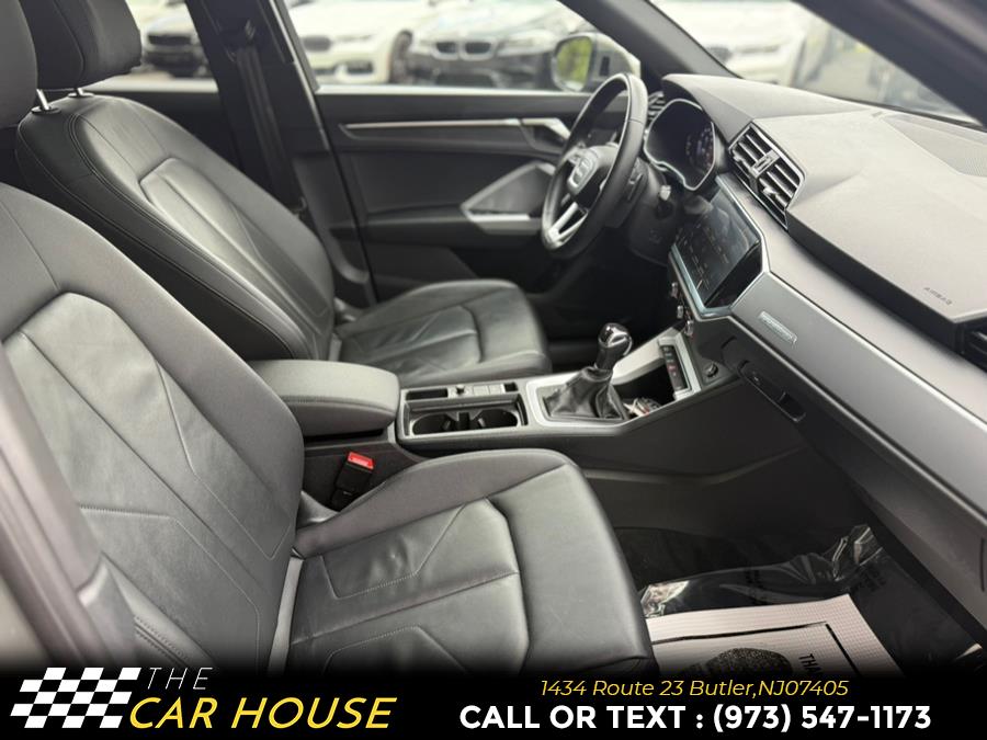 Vehicle image 14 of 25