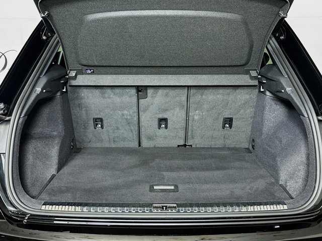 Vehicle image 28 of 39