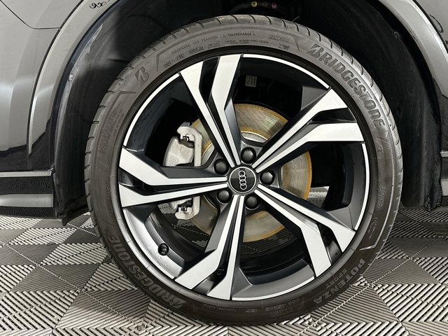 Vehicle image 37 of 39