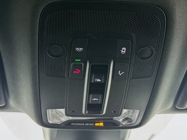Vehicle image 19 of 39
