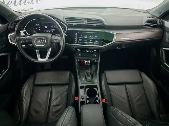 Vehicle image 20 of 39