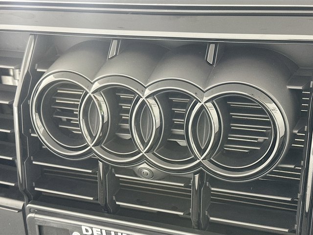 Vehicle image 36 of 39