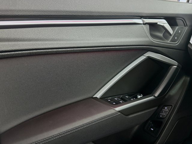 Vehicle image 16 of 39