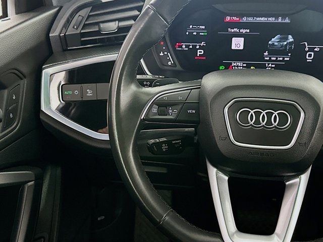 Vehicle image 15 of 39