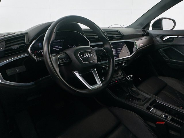 Vehicle image 8 of 39
