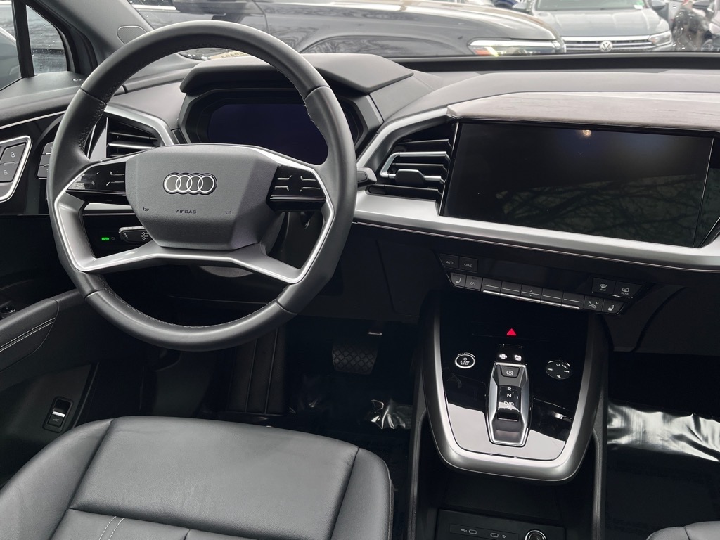 Vehicle image 19 of 22