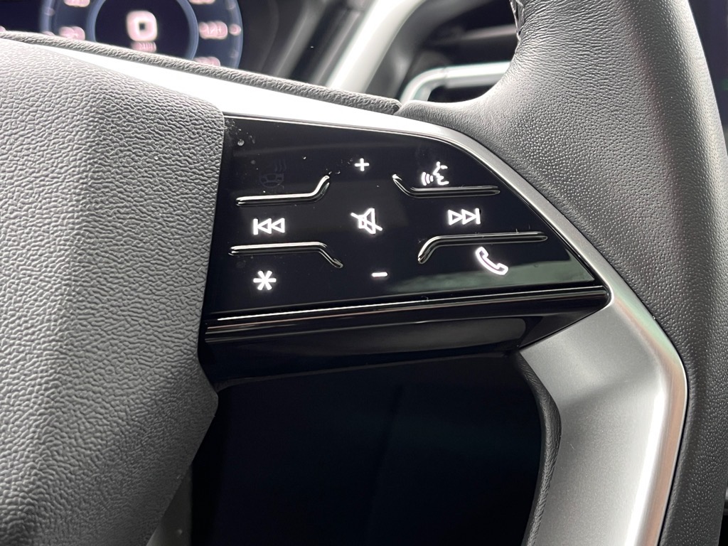 Vehicle image 11 of 22