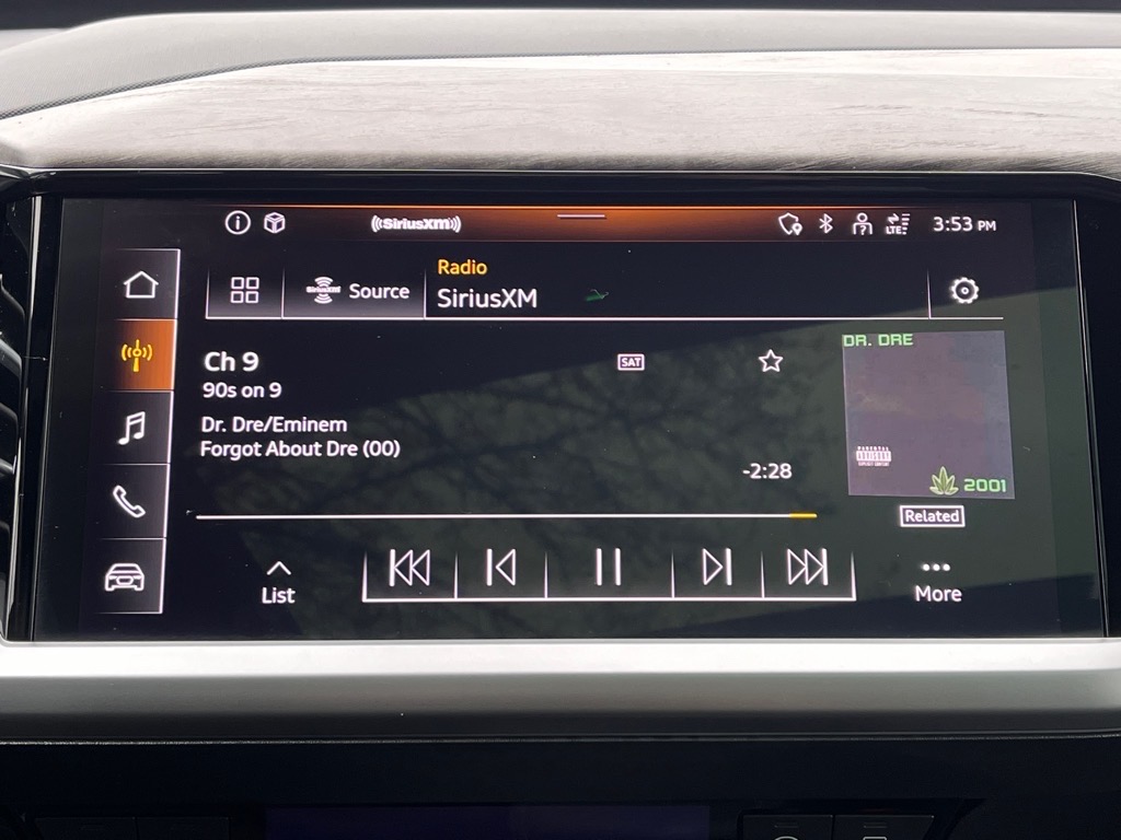 Vehicle image 14 of 22