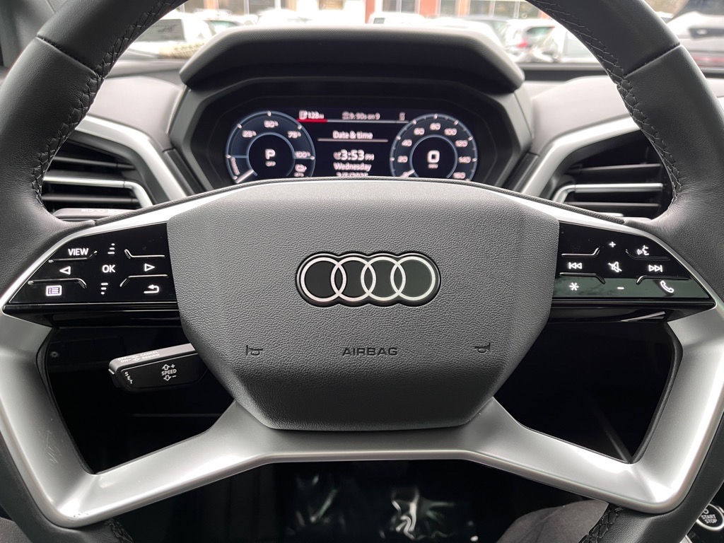 Vehicle image 9 of 22