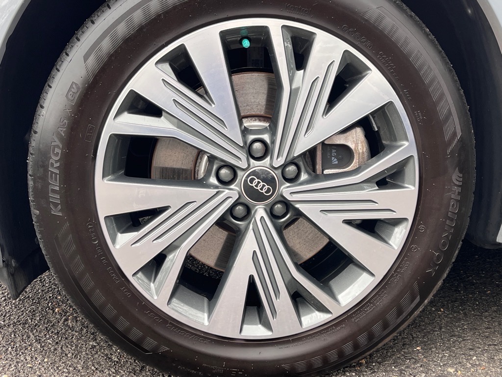 Vehicle image 22 of 22