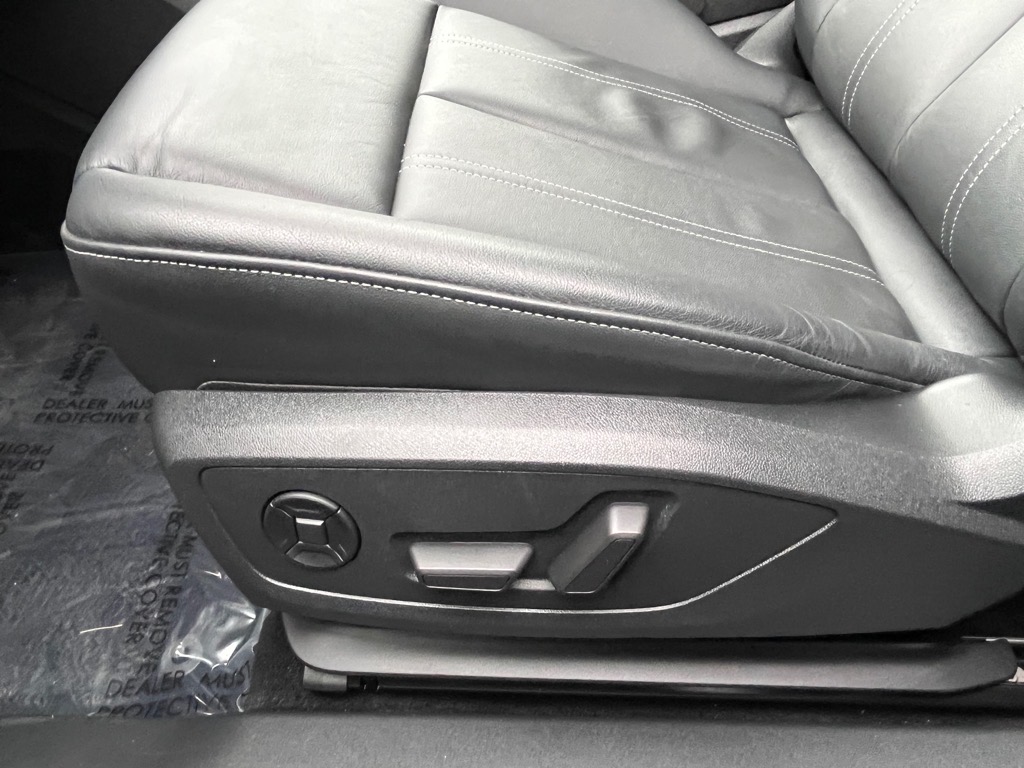 Vehicle image 5 of 22