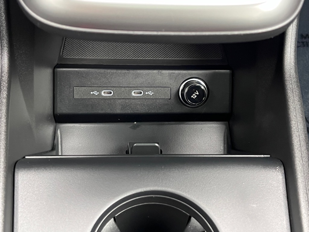 Vehicle image 18 of 22