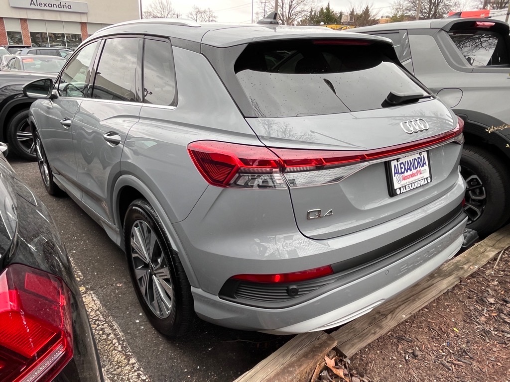 Vehicle image 3 of 22