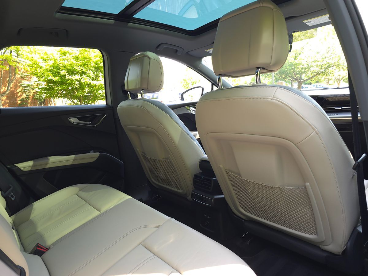 Vehicle image 21 of 67