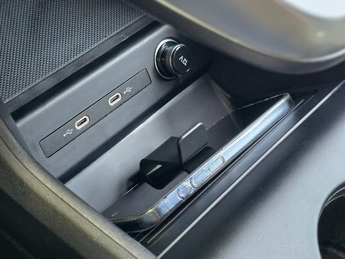 Vehicle image 51 of 67