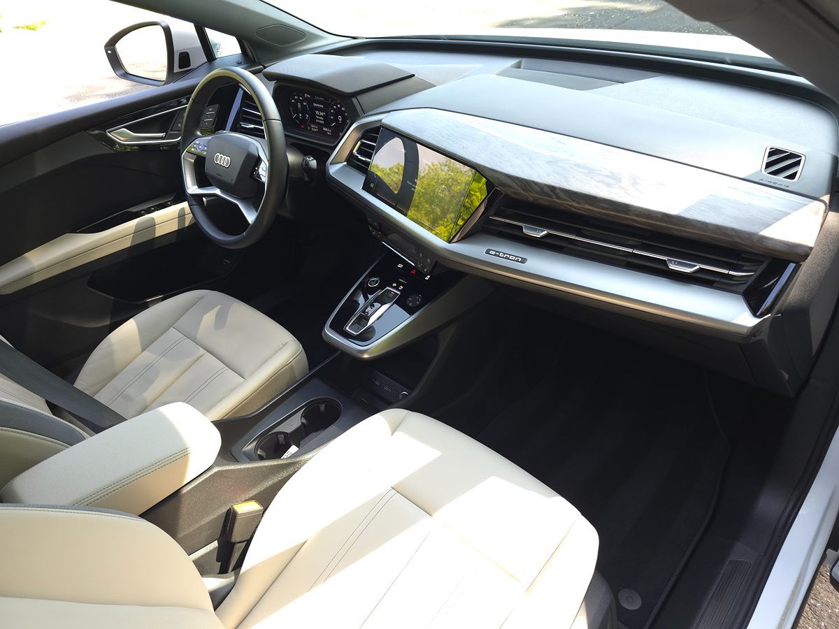 Vehicle image 24 of 67