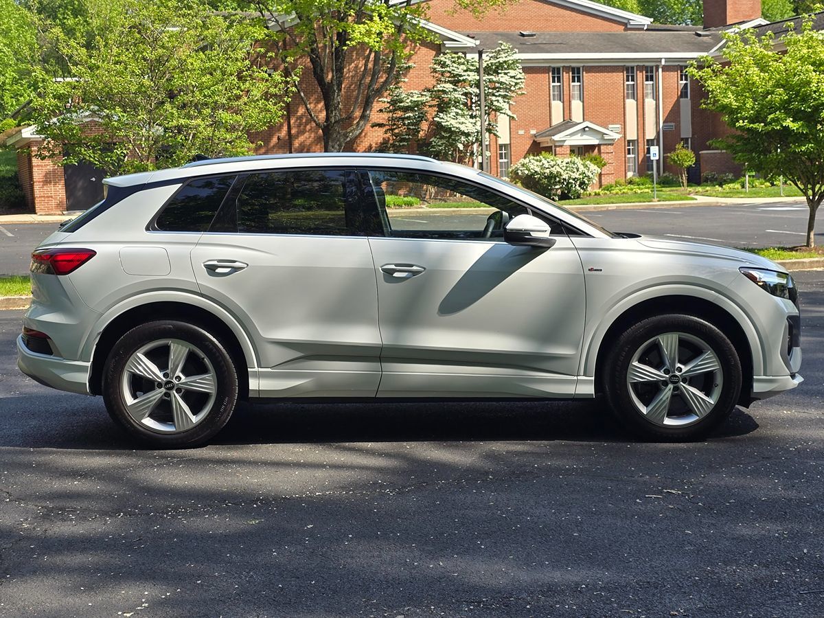 Vehicle image 5 of 67