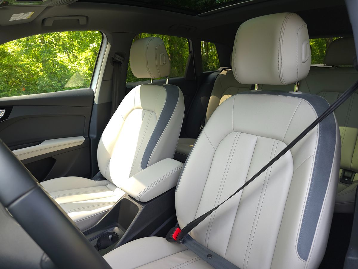 Vehicle image 15 of 67