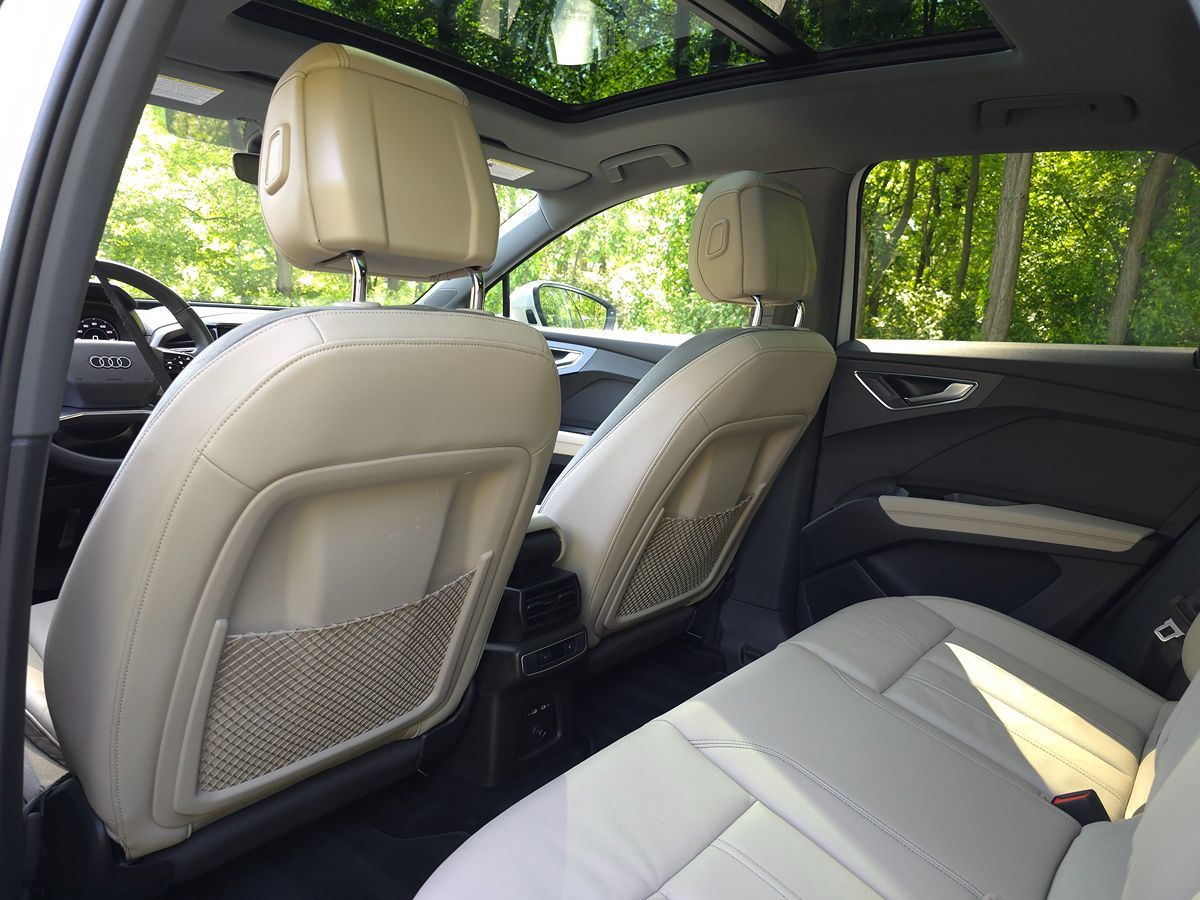 Vehicle image 16 of 67